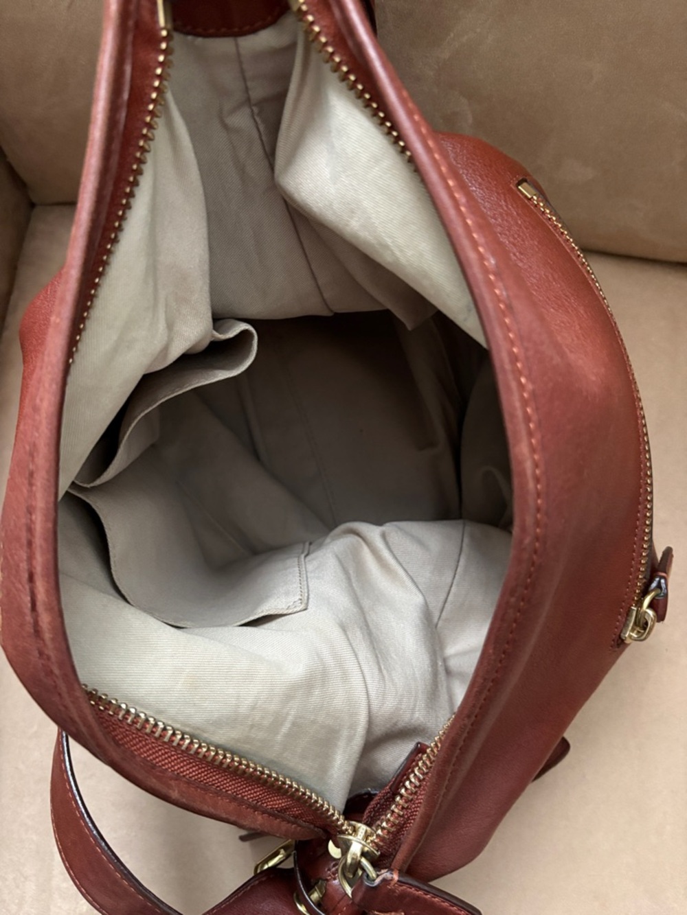 COACH 19889 Archive Collection Hobo bag.
Classic Leather in Cognac Brown - Picture 12 of 14